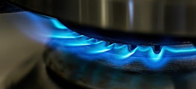 stove top flame on pressure cooker